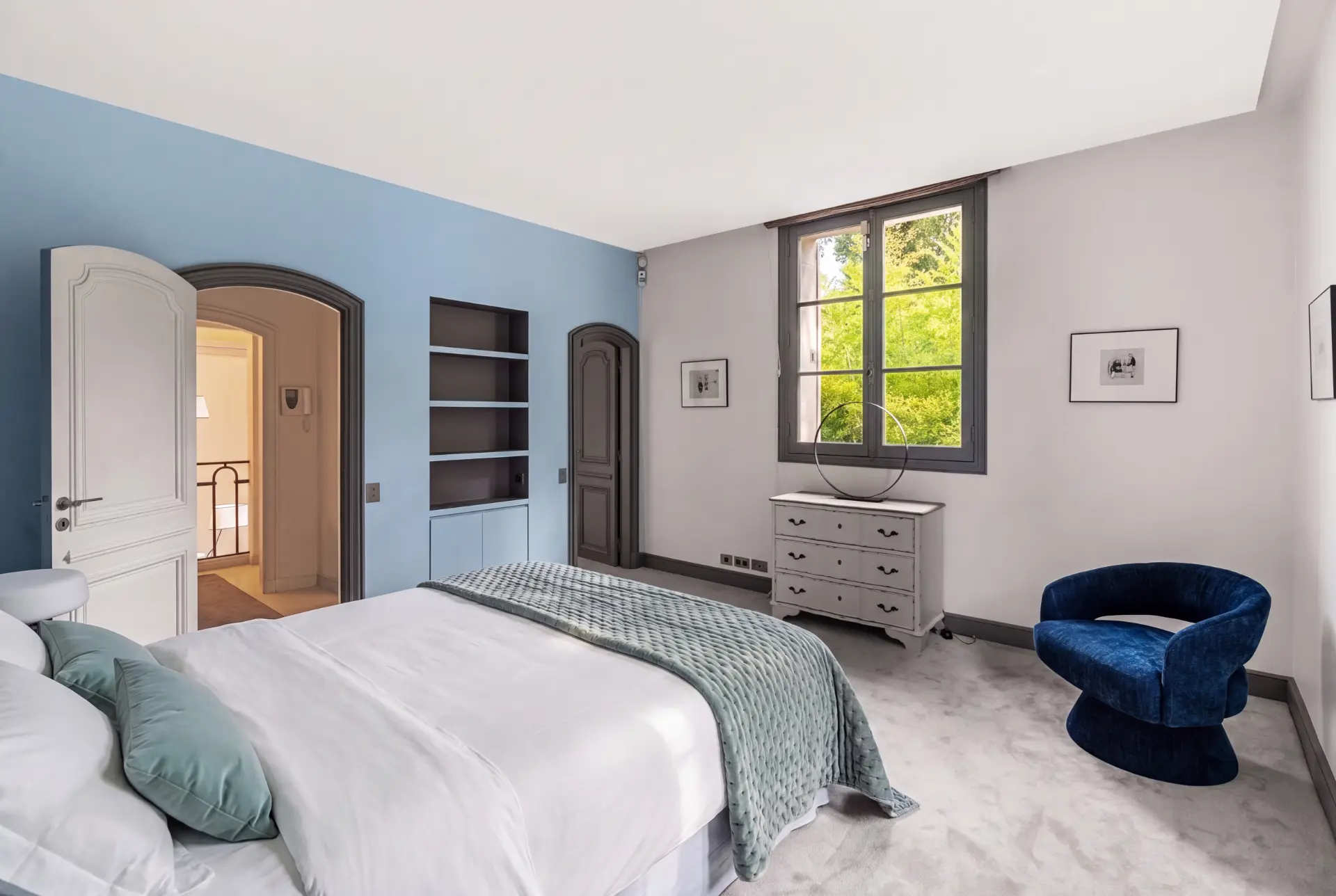 Bedroom with dressing area and garden window