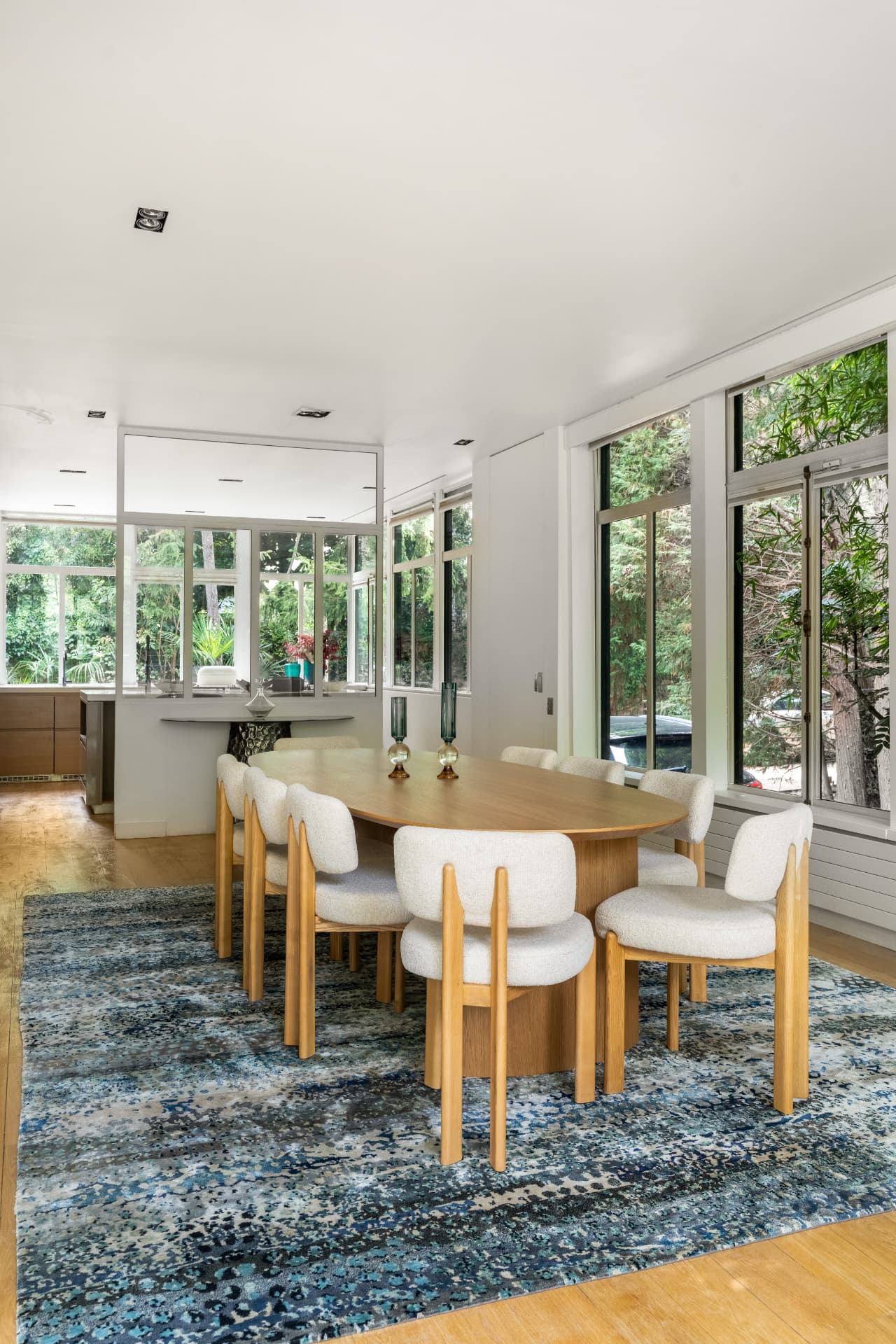 The dining room opening onto the garden